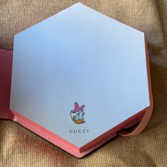 🌸🎀 GUCCI X DISNEY DAISY DUCK STICKY NOTES 🎀🌸 NWT 🎀🌸 - Picture 13 of 16